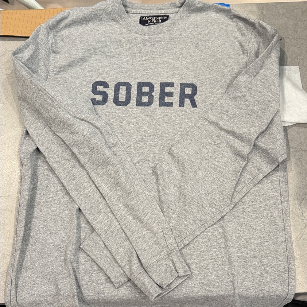 Abercrombie & Fitch Men’s Sober long sleeve size small